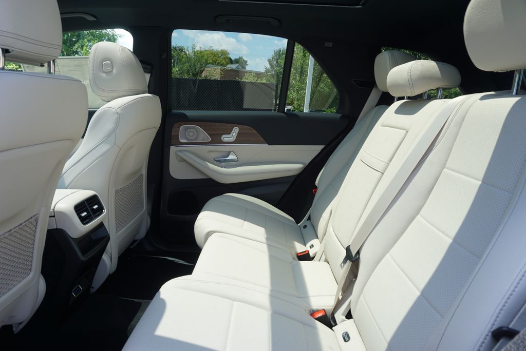 Thumbnail: 2026 Mercedes-Benz GLE - 13
