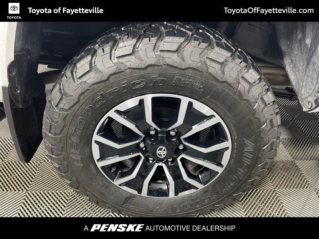 Thumbnail: 2021 Toyota Tacoma - 10