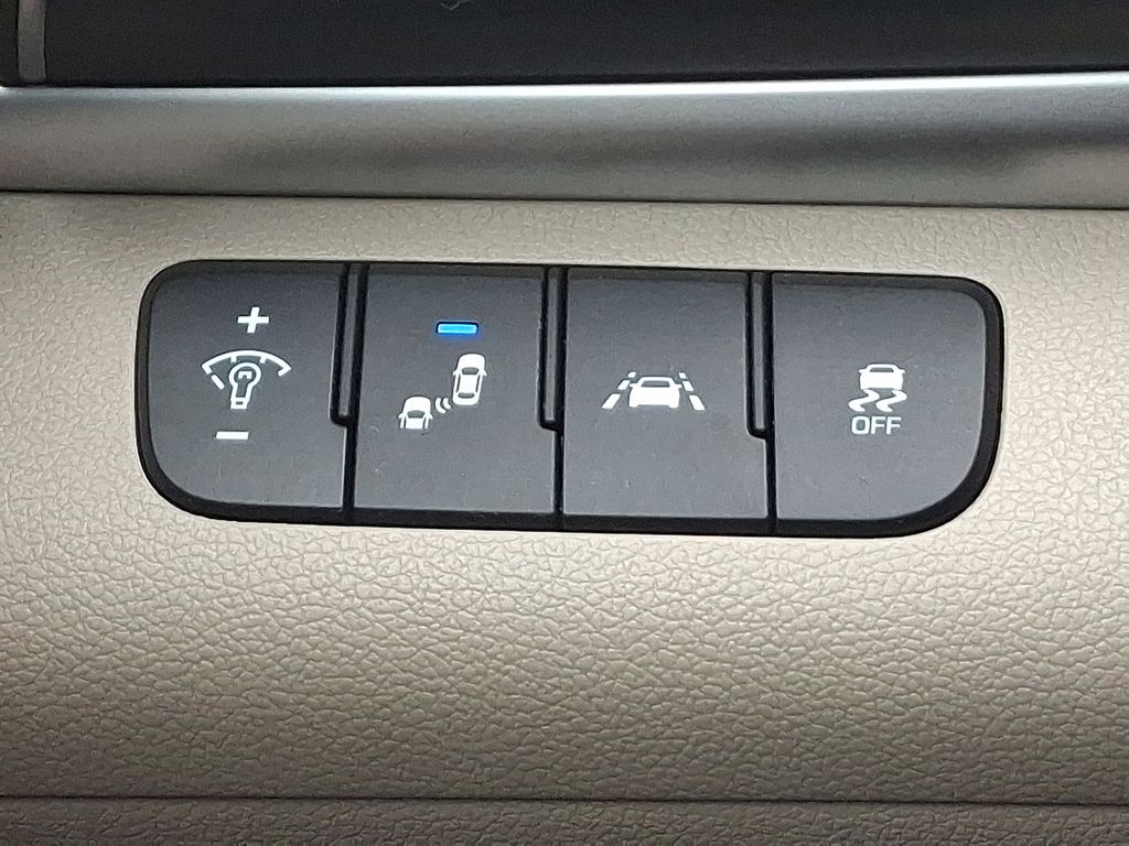 Thumbnail: 2020 Hyundai Elantra - 23