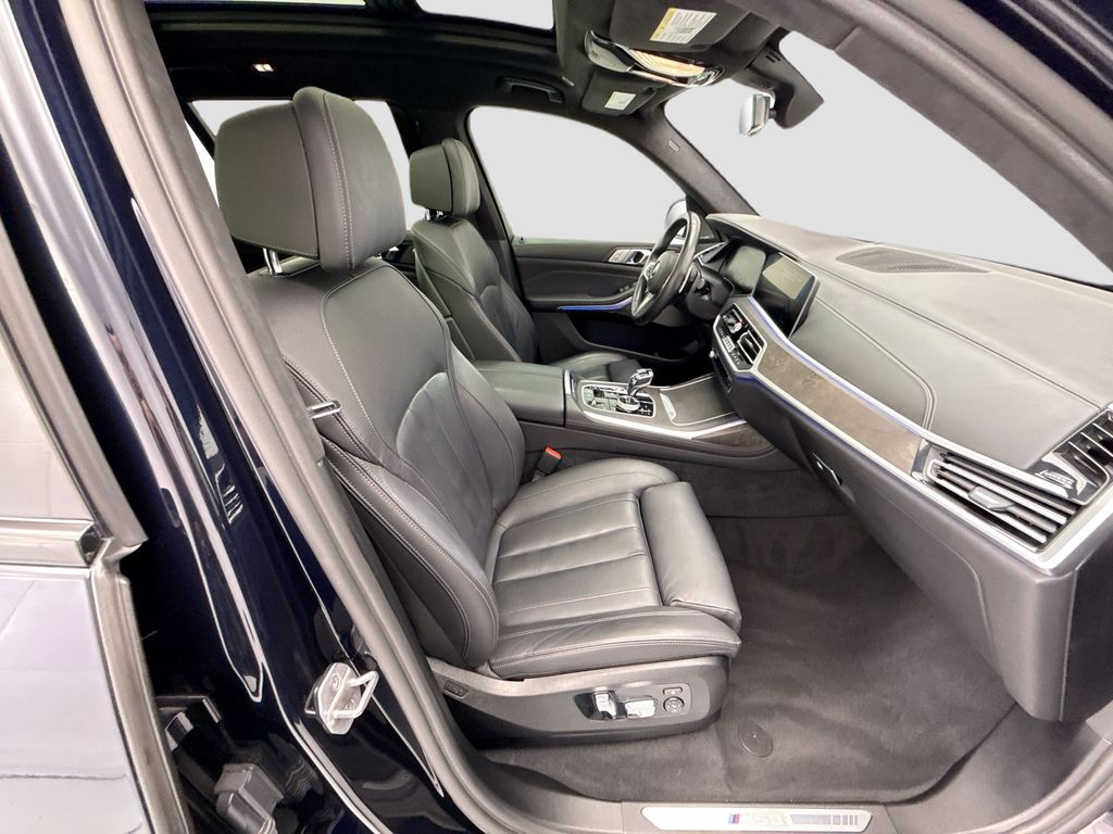 Thumbnail: 2021 BMW X7 - 19