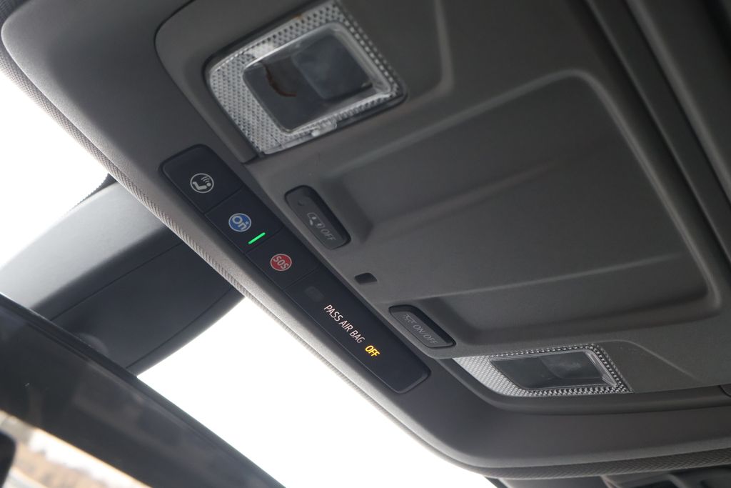 Thumbnail: 2019 Chevrolet Silverado 1500 - 32