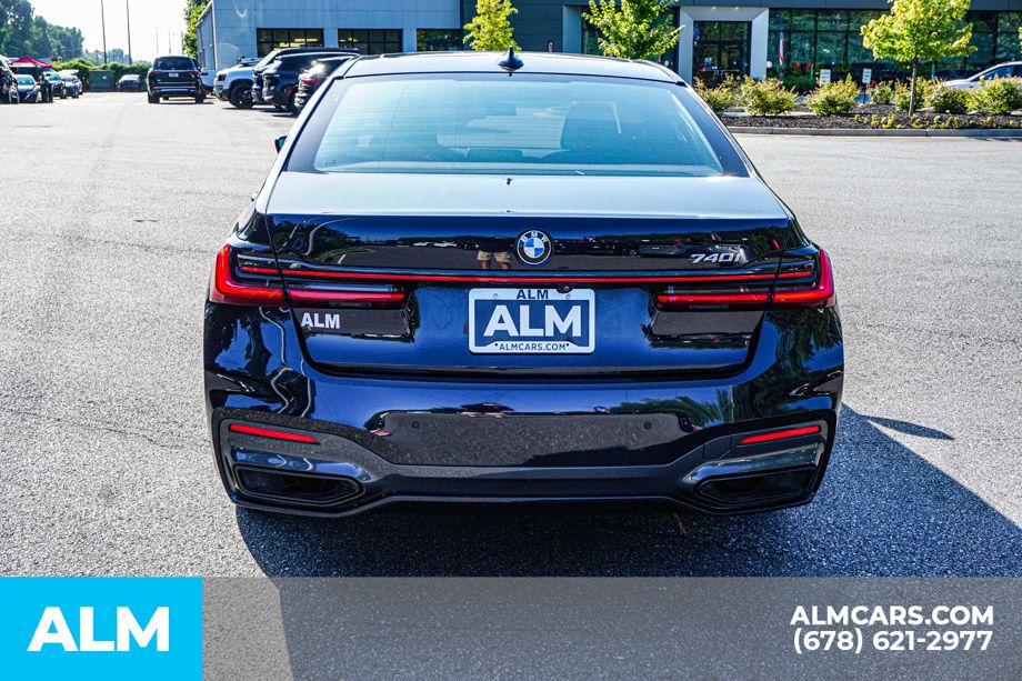 Used 2022 Black BMW 740i image 10