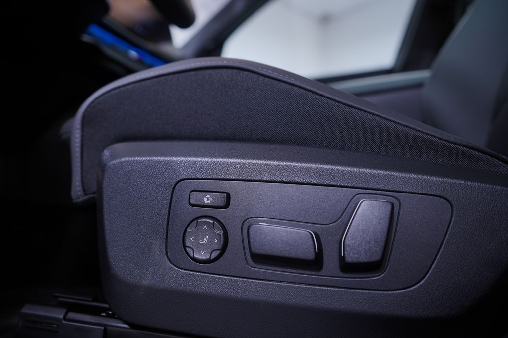 Thumbnail: 2026 BMW X3 - 12