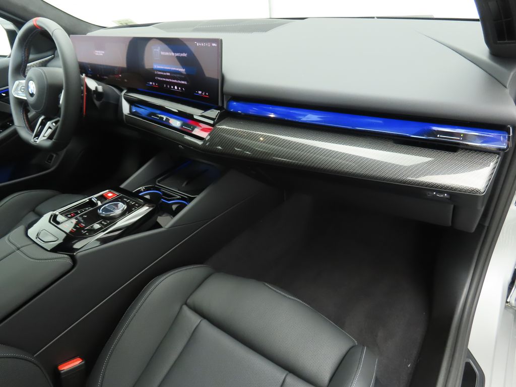 Thumbnail: 2026 BMW M5 - 17