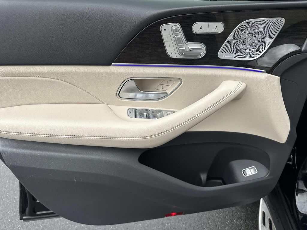 Thumbnail: 2020 Mercedes-Benz GLE - 31