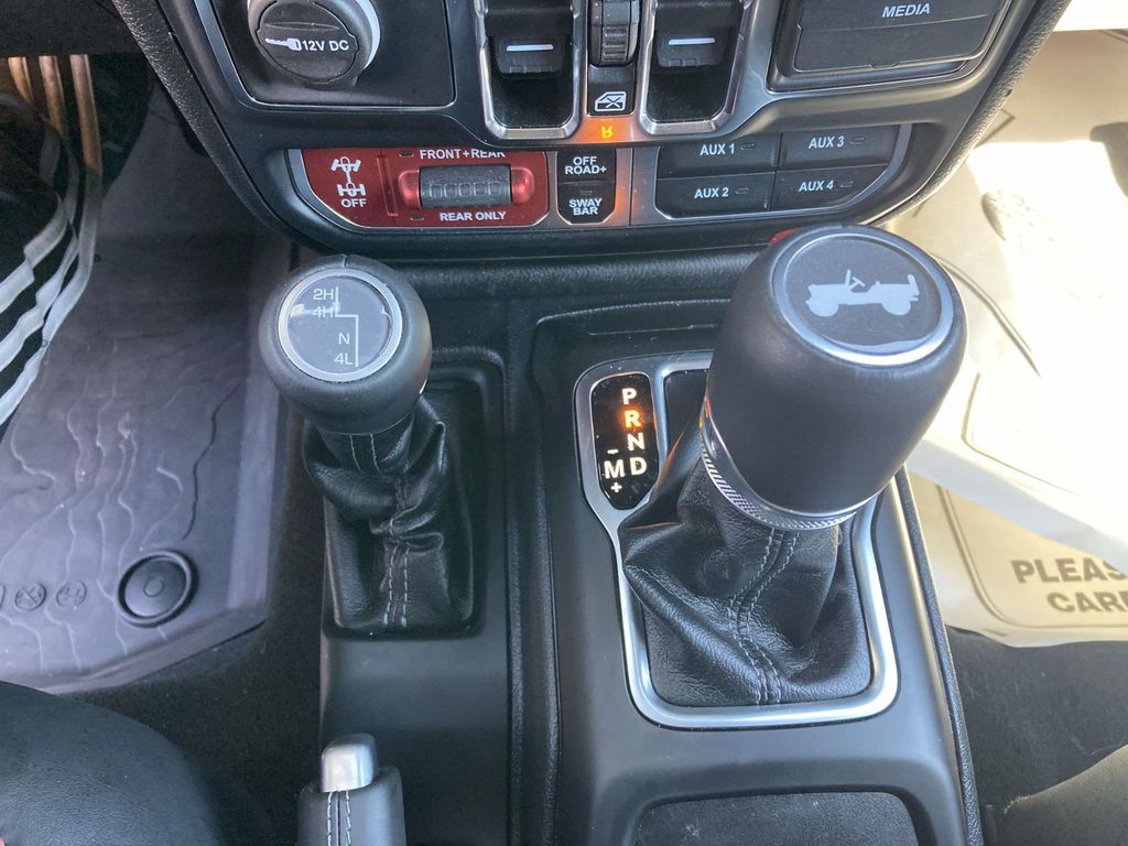 Used 2024 Gray Jeep Rubicon image 17