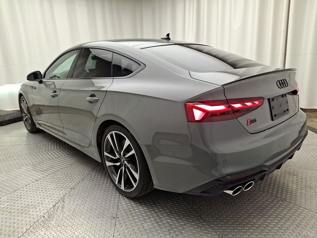 Thumbnail: 2021 Audi S5 - 6