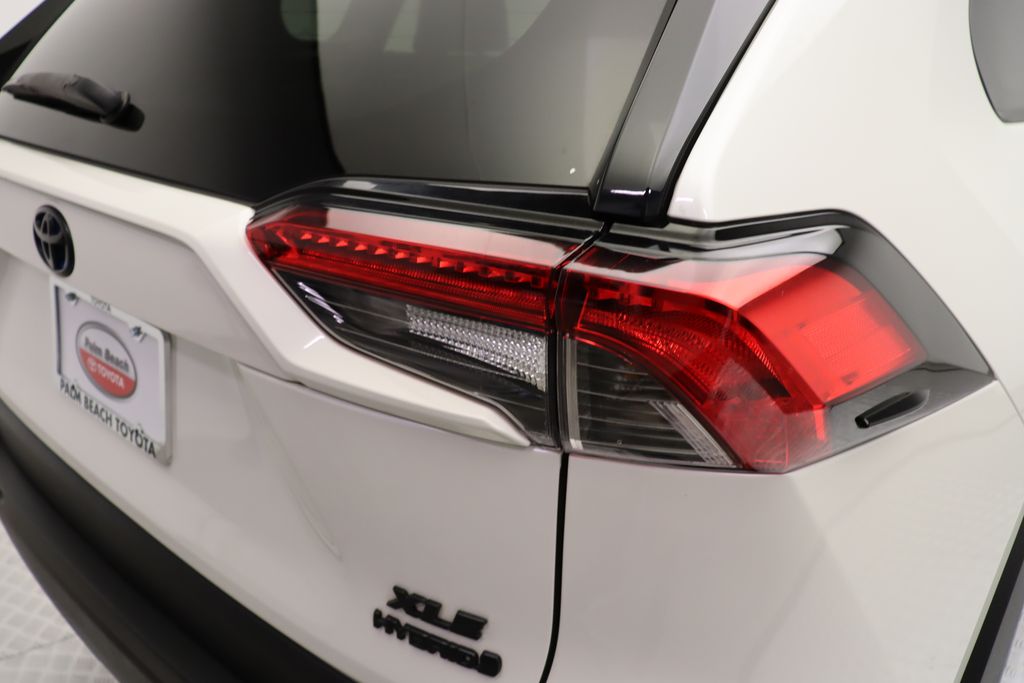 Thumbnail: 2021 Toyota RAV4 - 9