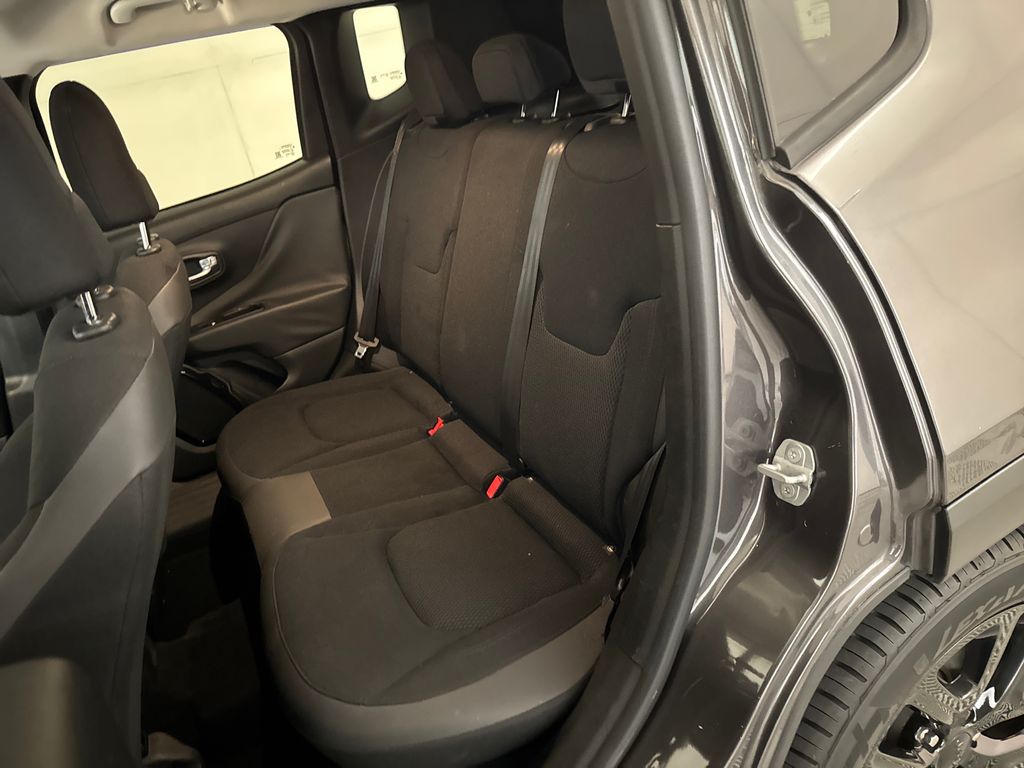 Certified Used 2018 Gray Jeep Latitude image 31