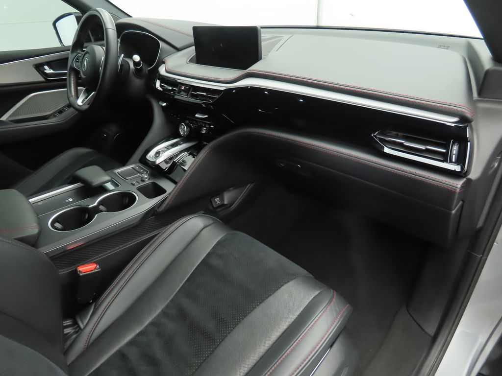 Thumbnail: 2022 Acura MDX - 18