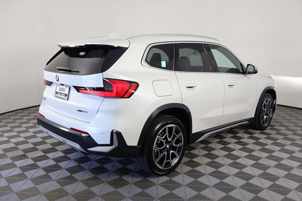 Thumbnail: 2023 BMW X1 - 4