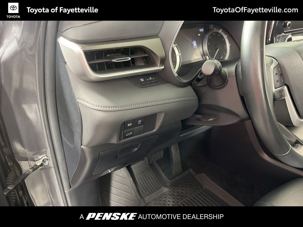 Thumbnail: 2024 Toyota Highlander - 10