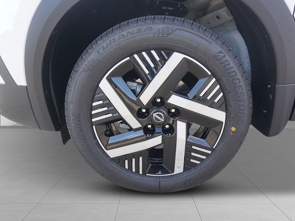 New 2027  Nissan  image 9