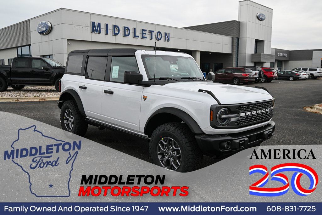 Oxford White 2025 Ford Bronco SUV / Crossover Four-Wheel Drive Automatic