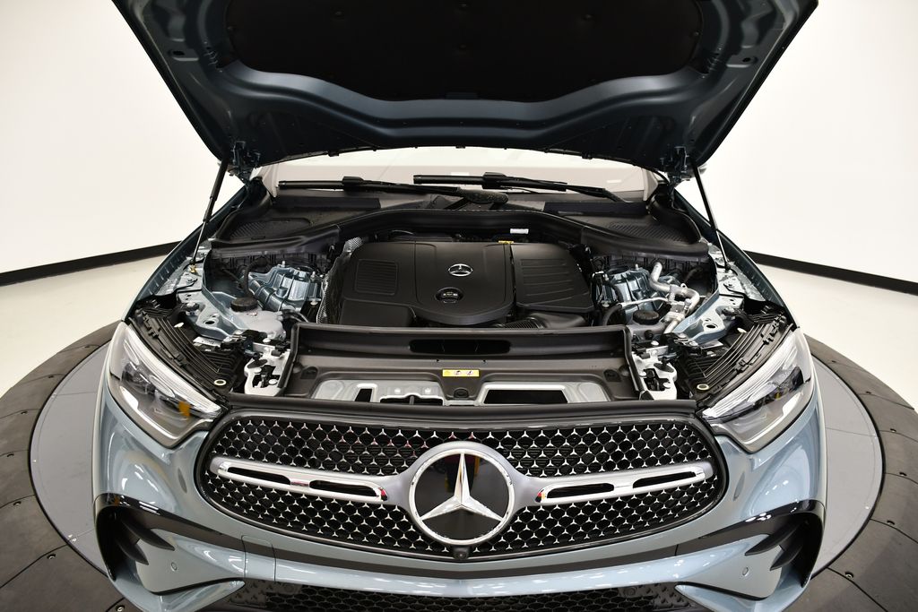 2025 Mercedes-Benz GLC 300 12