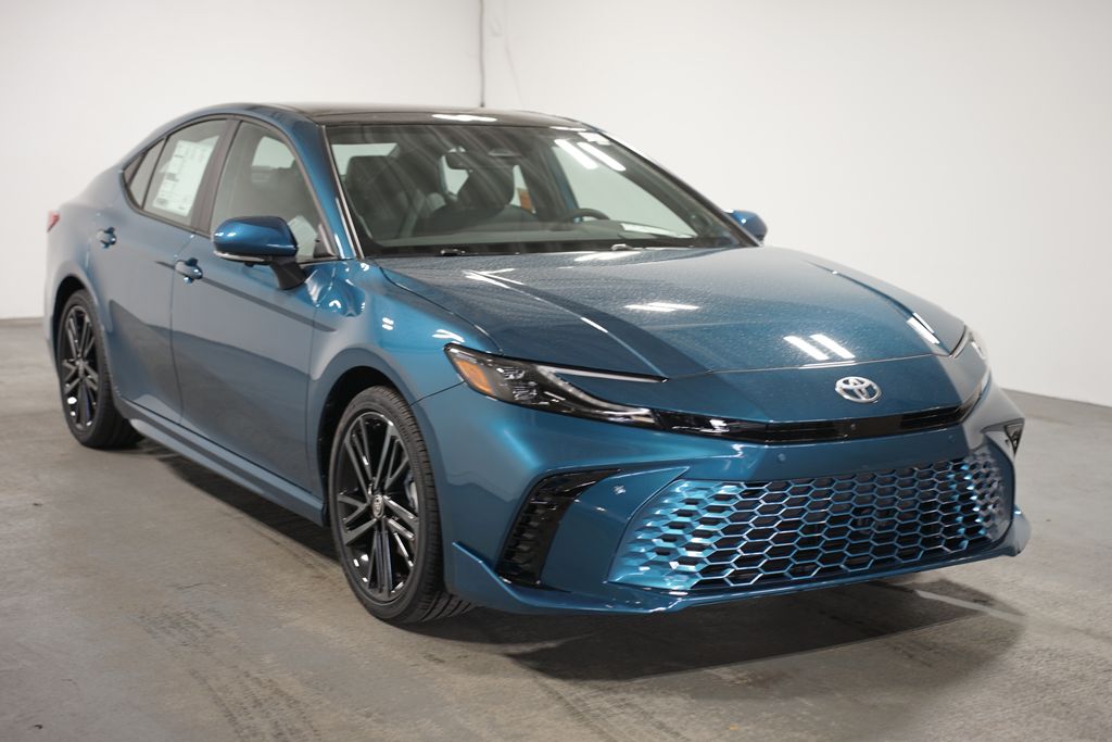 2025 Toyota Camry XSE 3