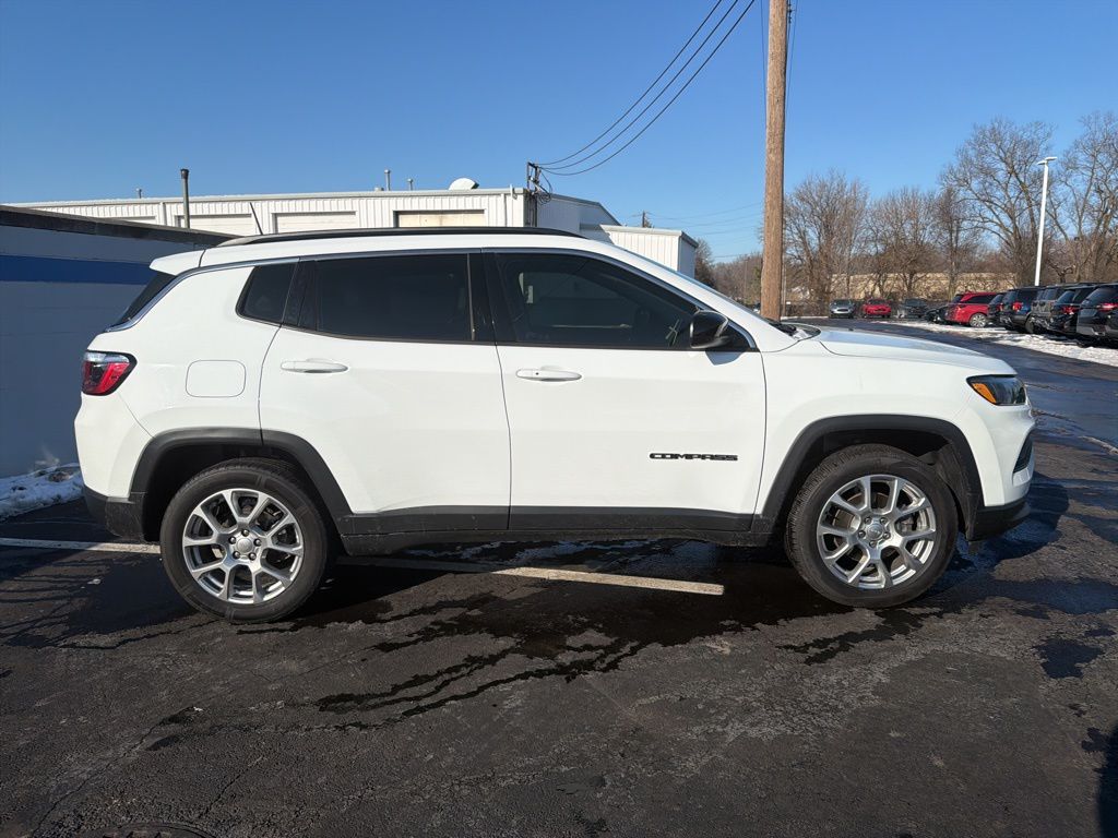 Thumbnail: 2022 Jeep Compass - 6