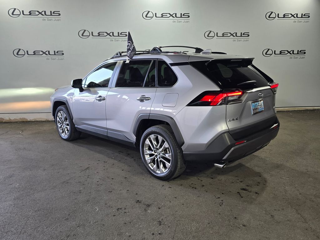 Thumbnail: 2021 Toyota RAV4 - 8