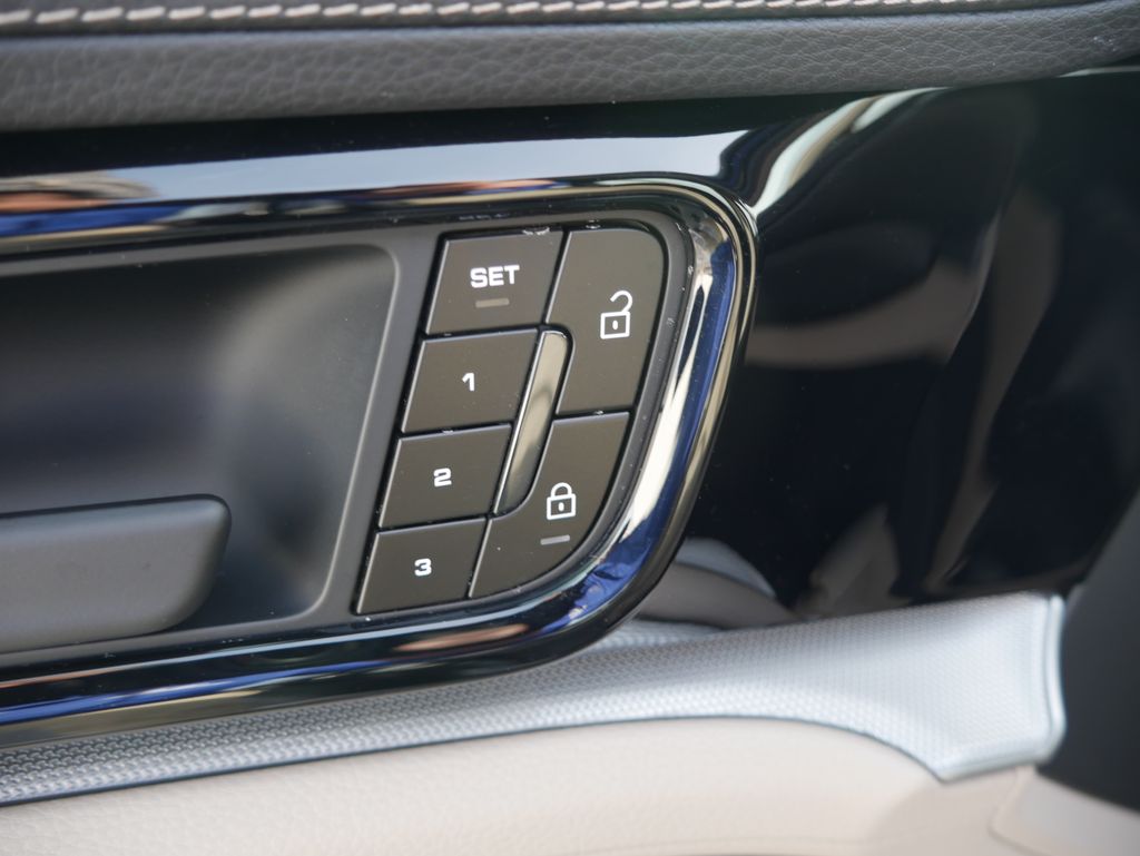 Thumbnail: 2026 Porsche Panamera - 18