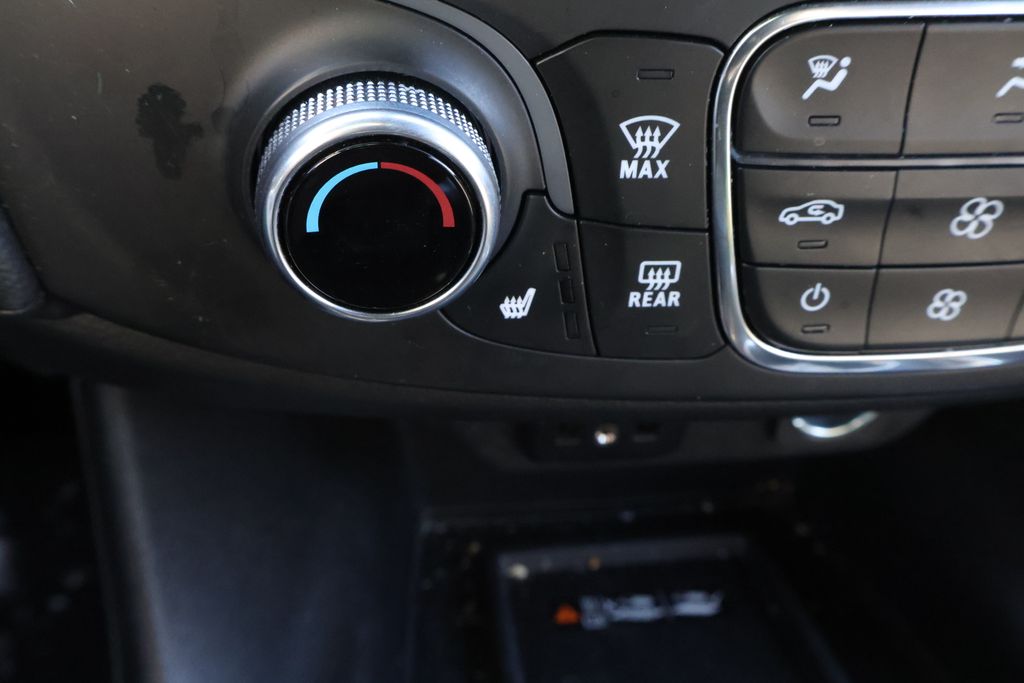 Thumbnail: 2023 Chevrolet Traverse - 22