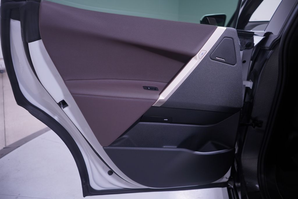 2023 BMW iX xDrive50 15