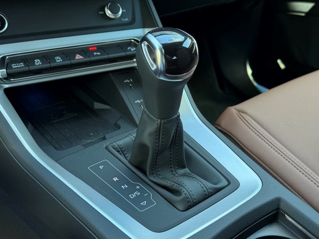 2025 Audi Q3  23