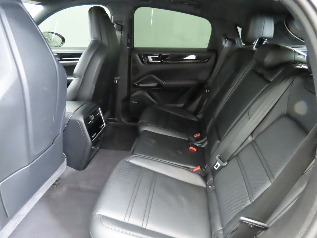 Thumbnail: 2020 Porsche  - 20