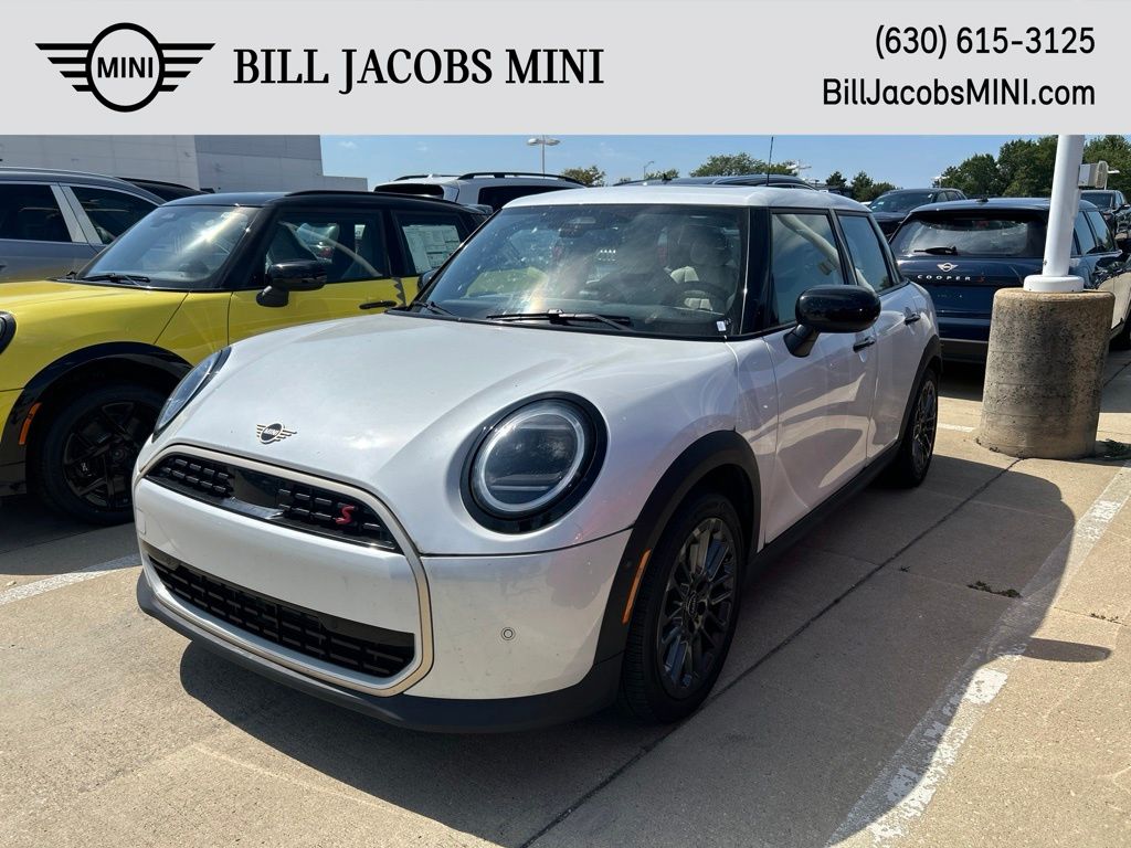 2025 MINI Cooper Blanco (White Metallic) Hatchback Tracción delantera 7 velocidades Automática