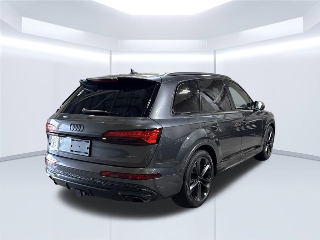 Thumbnail: 2026 Audi Q7 - 5
