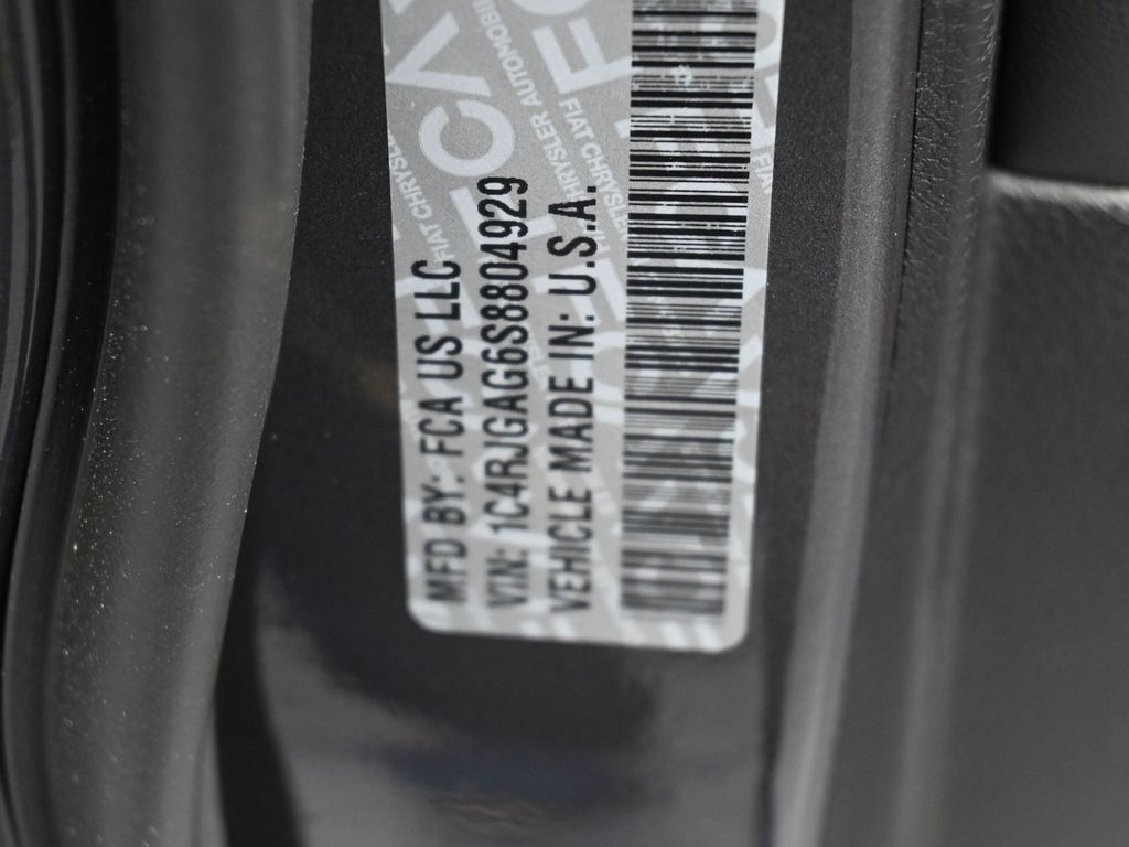 New 2025 Baltic Gray Metallic Clearcoat Jeep Altitude X image 18