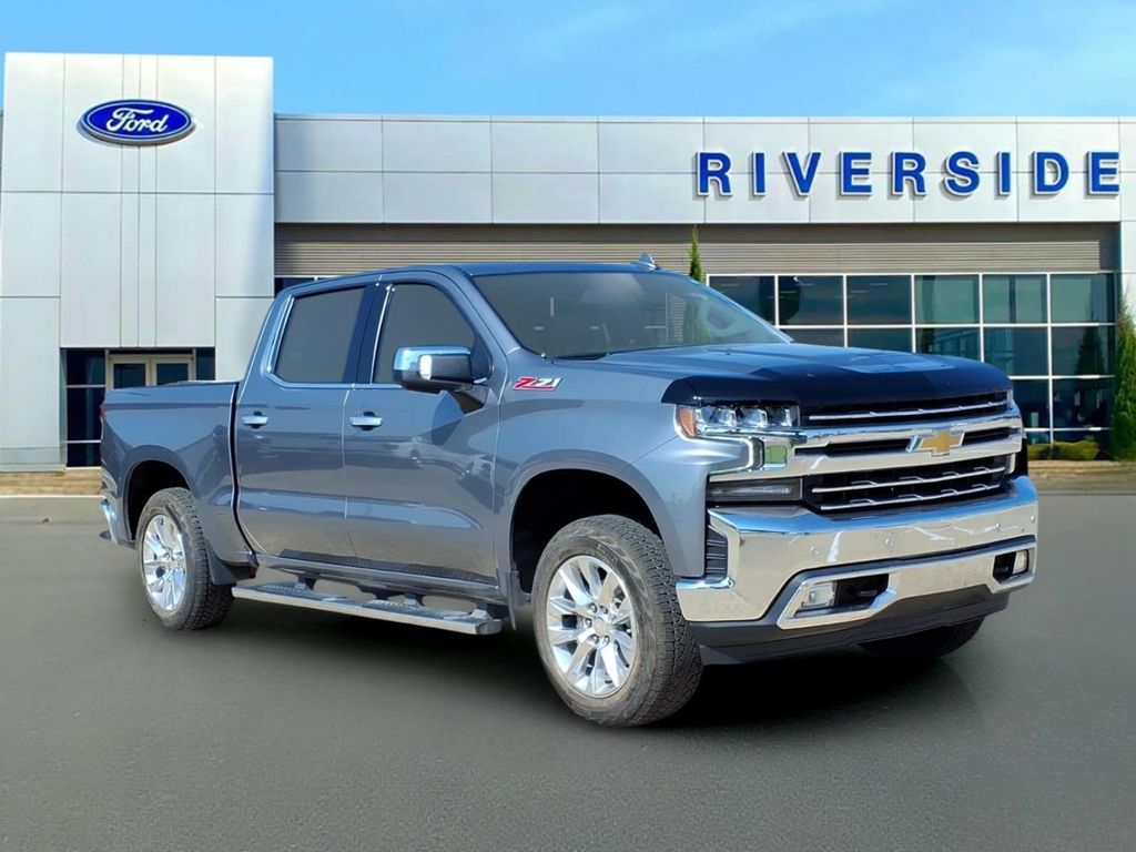 2022 Chevrolet Silverado 1500 LTZ Crew Cab 4WD