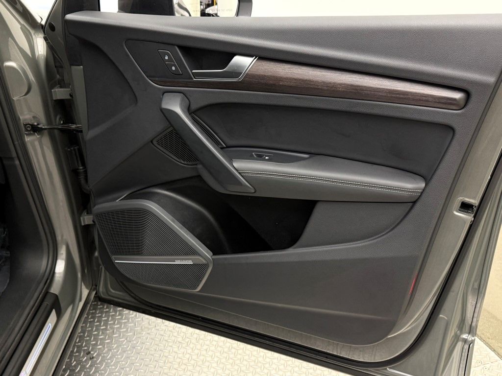 Thumbnail: 2023 Audi Q5 - 20