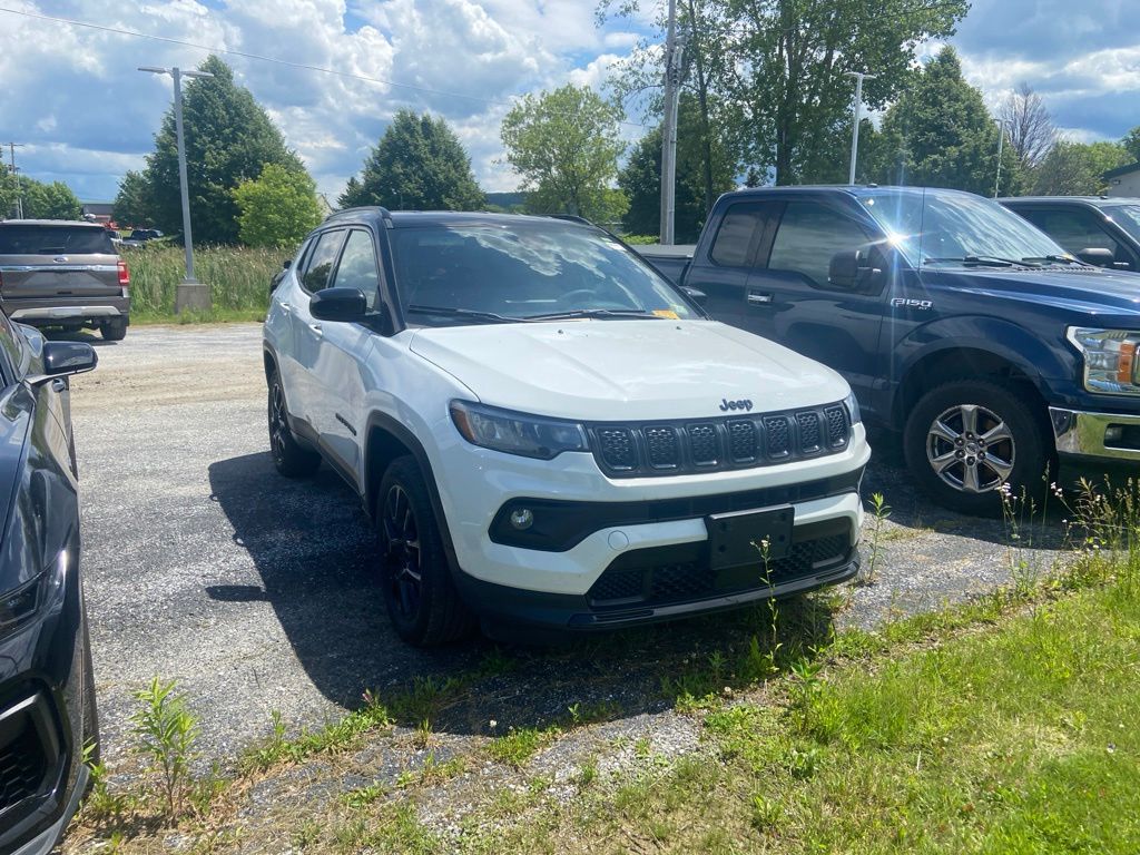 2023 Jeep Compass — photo 1