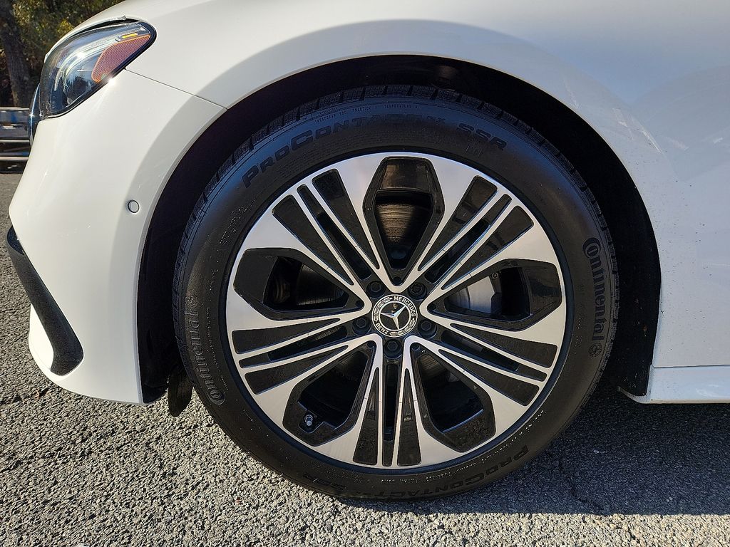 Thumbnail: 2025 Mercedes-Benz E-Class - 8