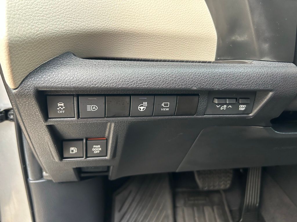 Thumbnail: 2024 Toyota Sienna - 20