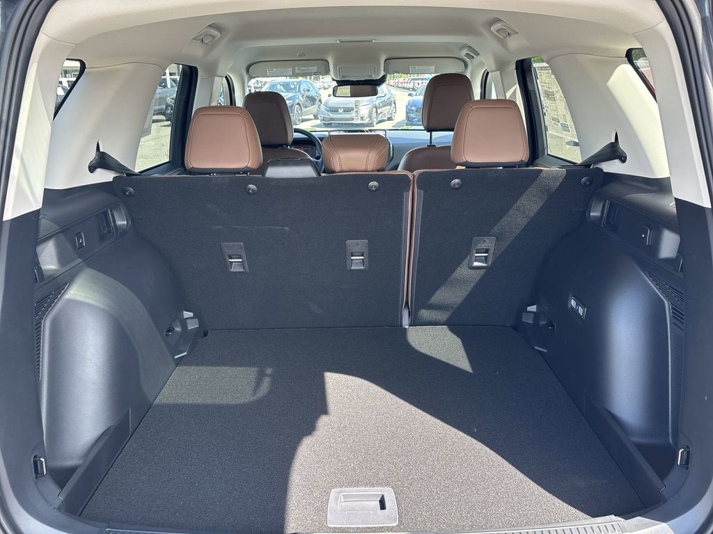 New 2026 Carbonized Gray Metallic Ford Outer Banks® image 22