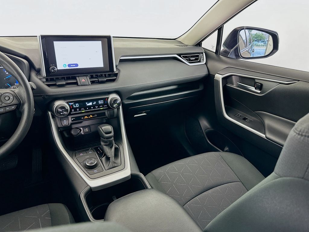 Thumbnail: 2025 Toyota RAV4 - 22