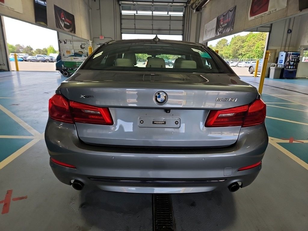 Used 2018 Blue BMW 530i xDrive image 4