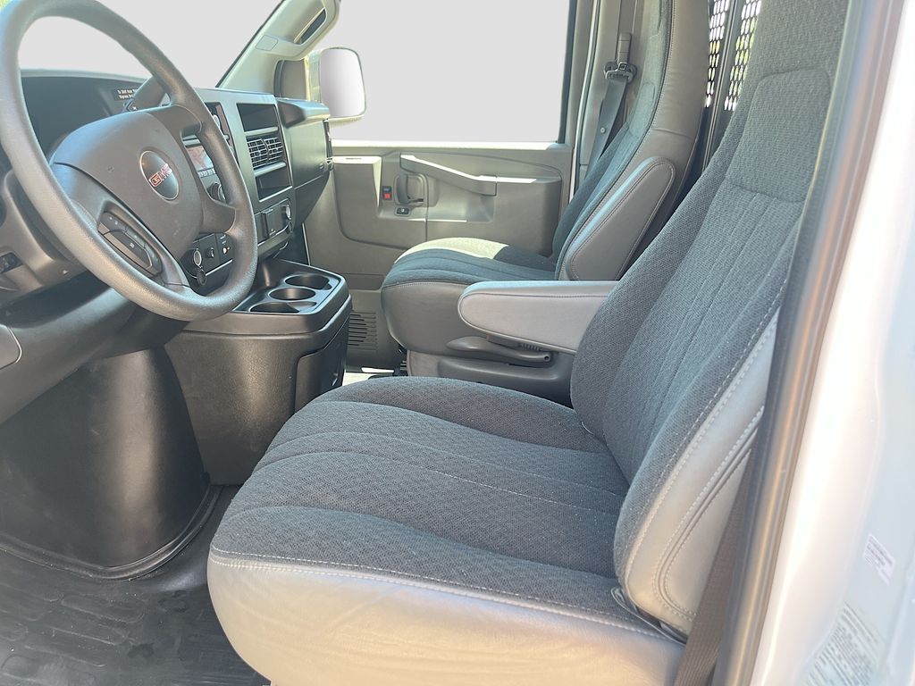 Used 2025 White GMC Work Van image 20