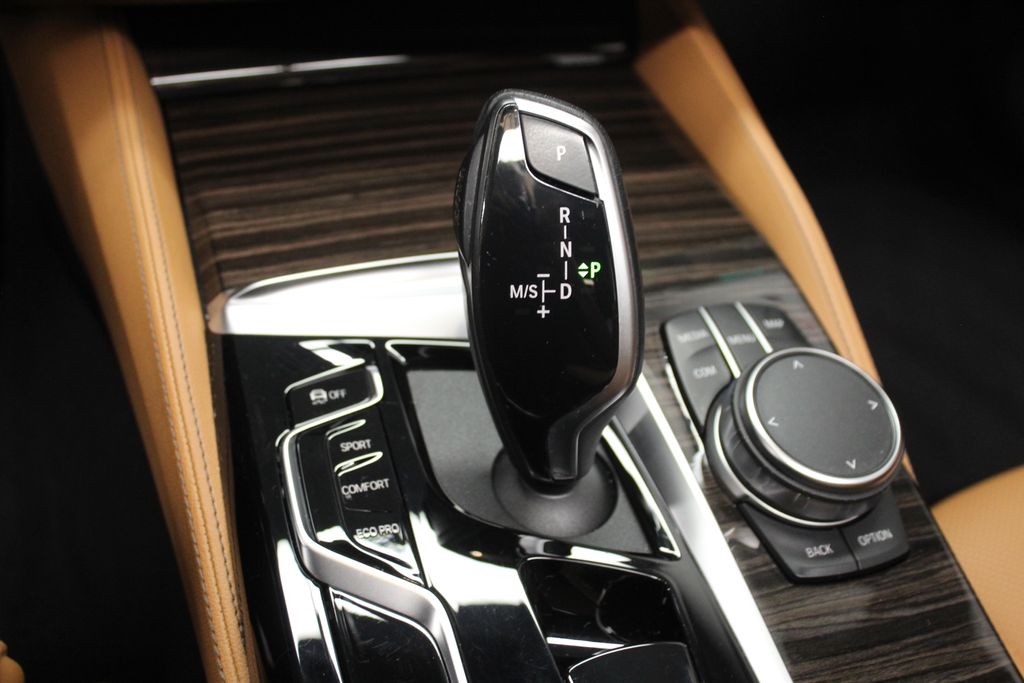 Thumbnail: 2023 BMW 5 Series - 14
