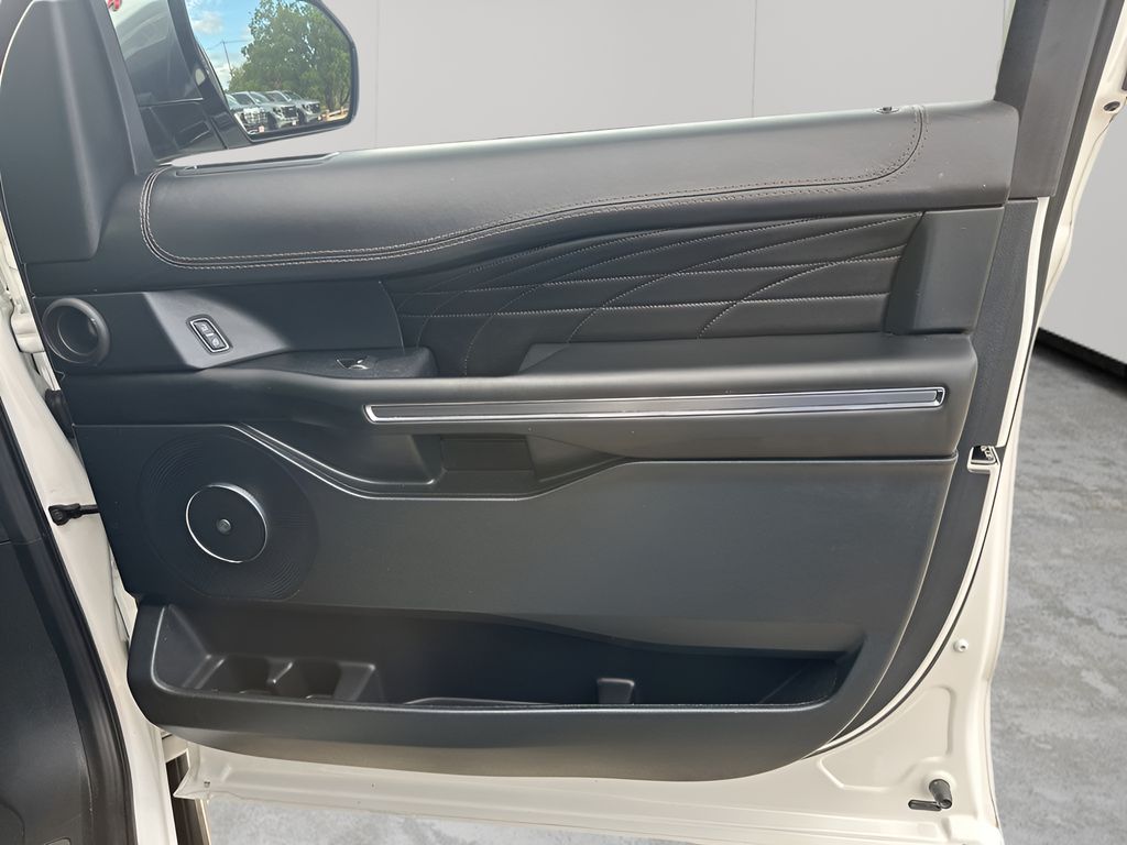 Used Car 2021 Ford Expedition  Platinum For Sale Under $40,000 In Austin, Texas