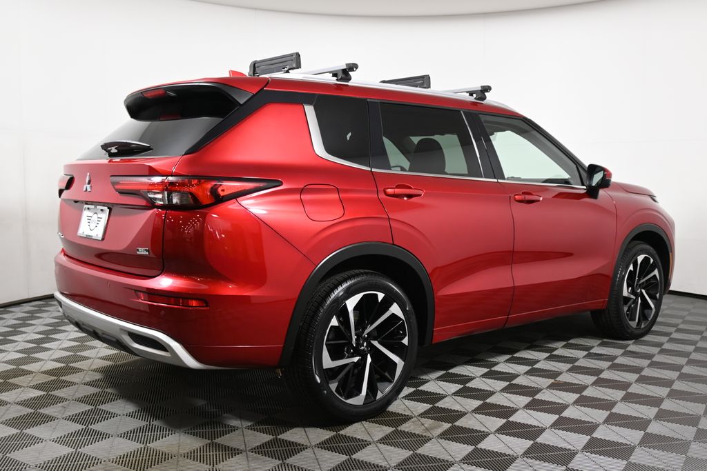 Thumbnail: 2022 Mitsubishi Outlander - 7