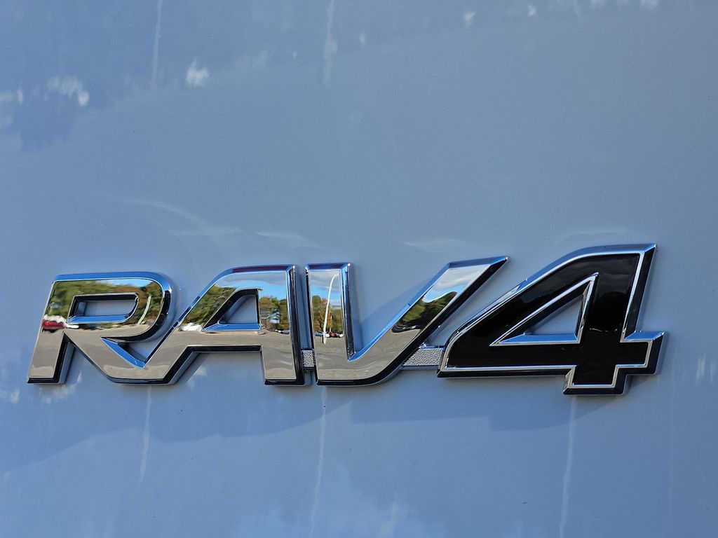 Thumbnail: 2025 Toyota RAV4 - 22