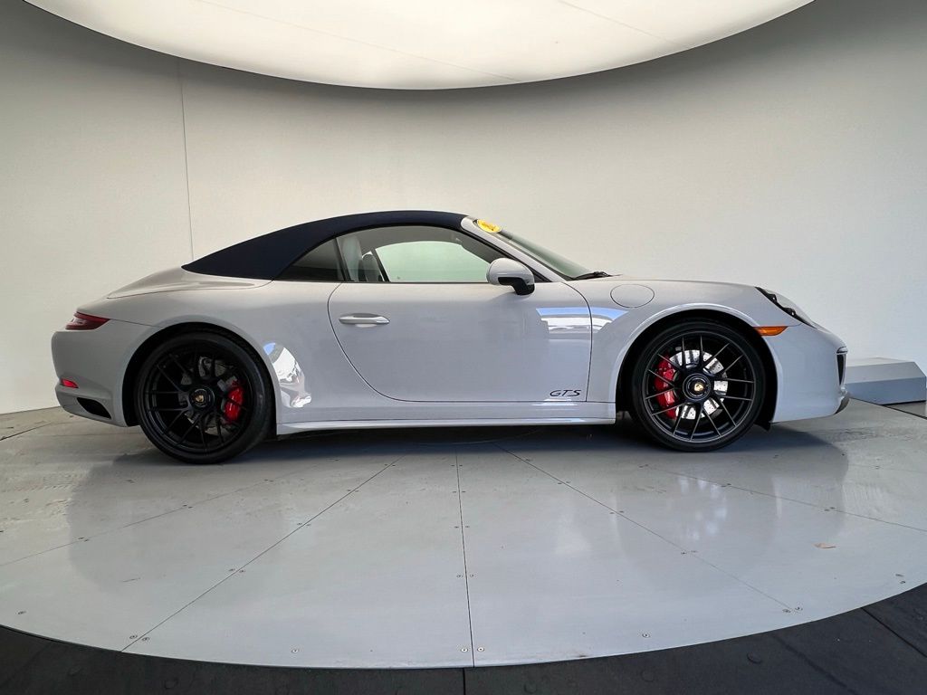 Thumbnail: 2019 Porsche 911 - 32