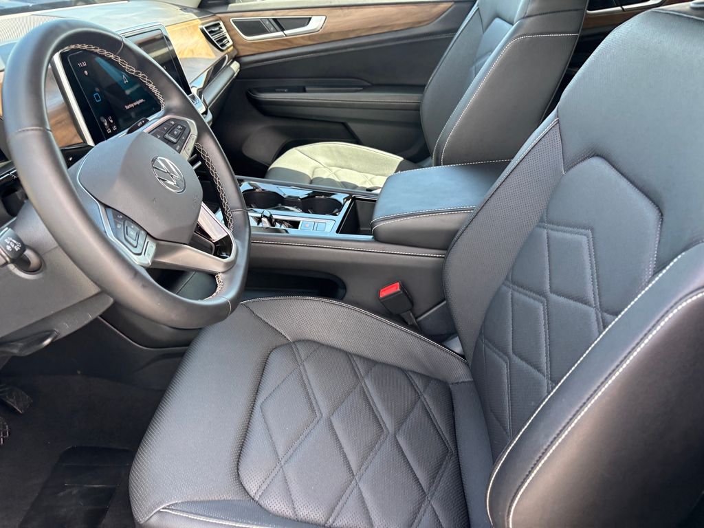 Used Car 2025 Volkswagen Atlas  2.0t Se W/technology For Sale Under $40,000 In Austin, Texas