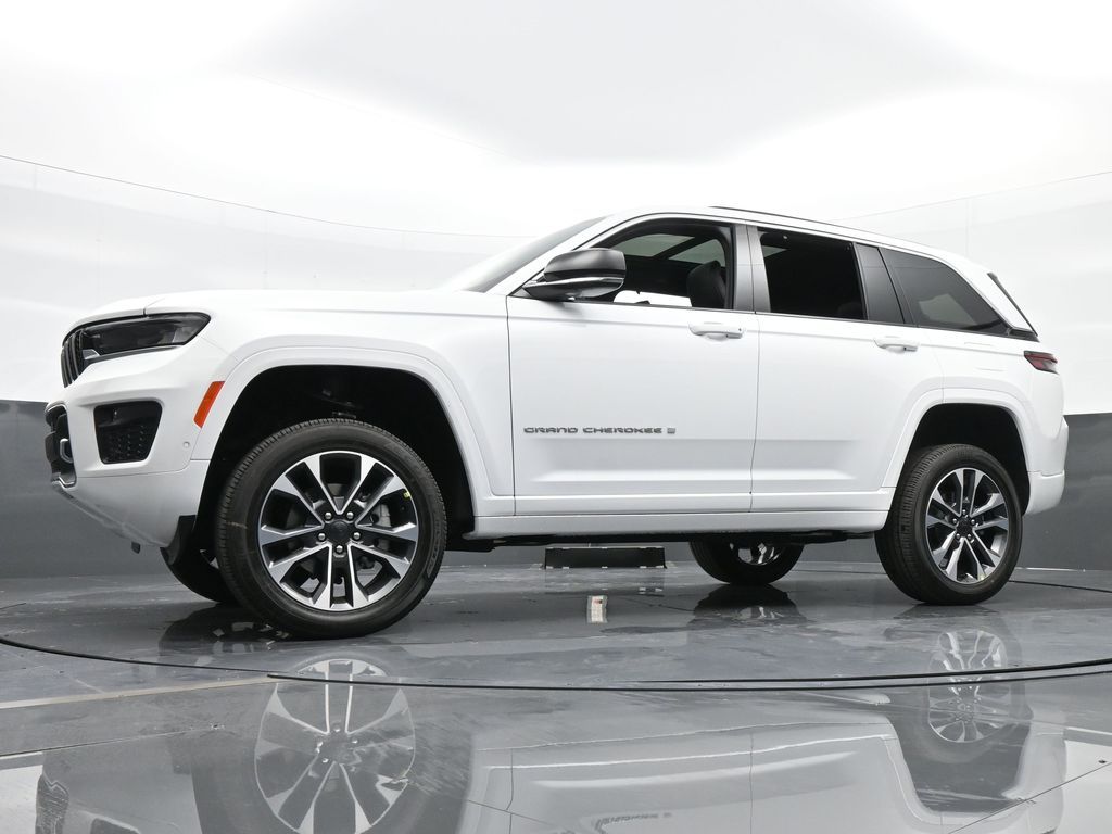 Used 2024 Bright White Clearcoat Jeep Overland image 59