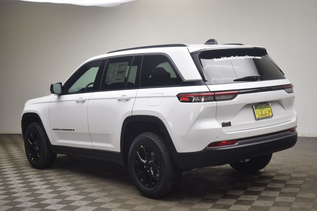 new 2026 Jeep Grand Cherokee car, priced at $39,516