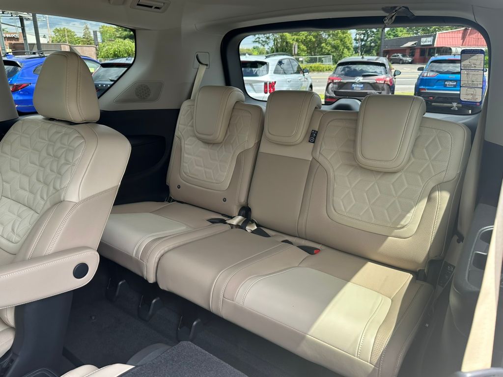 2025 Nissan Armada Platinum
