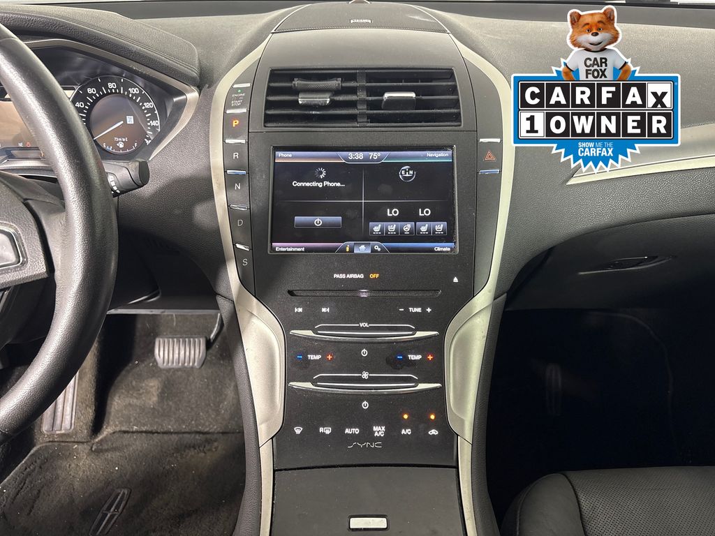 Used 2013 Black Lincoln Base image 32