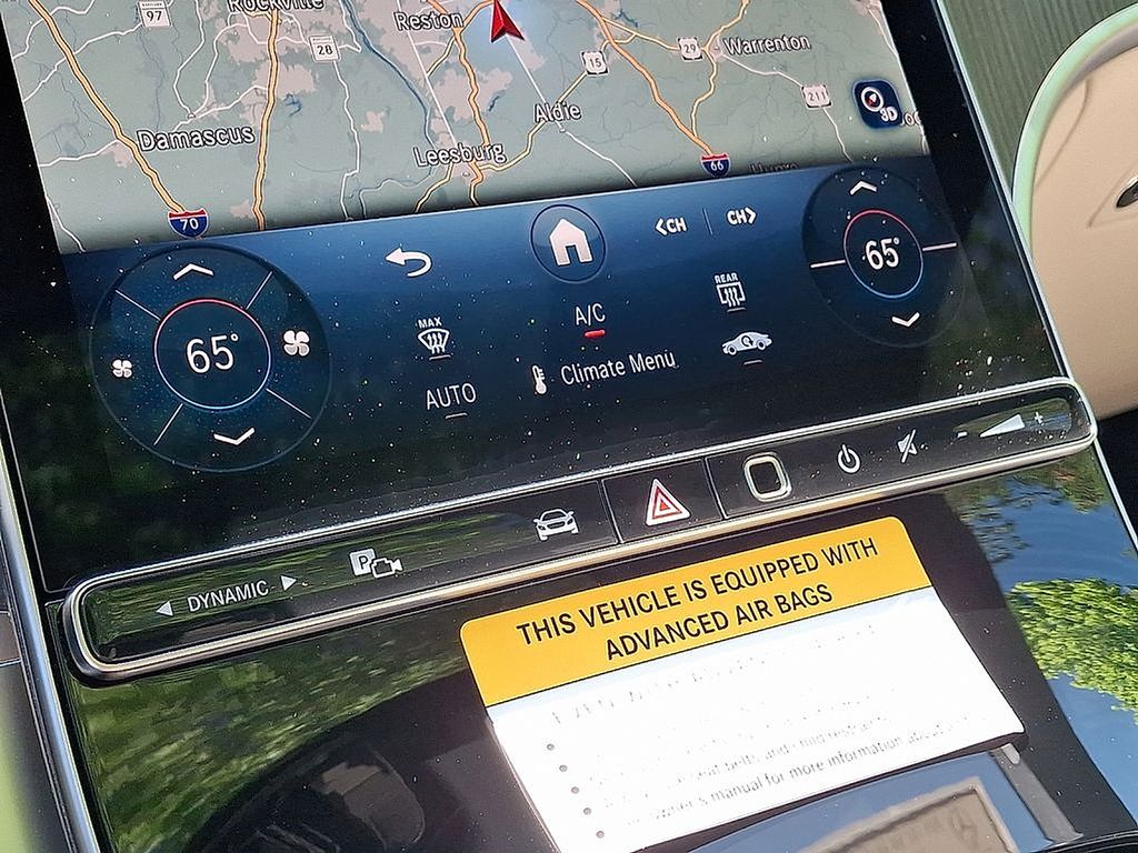 Thumbnail: 2025 Mercedes-Benz GLC - 13